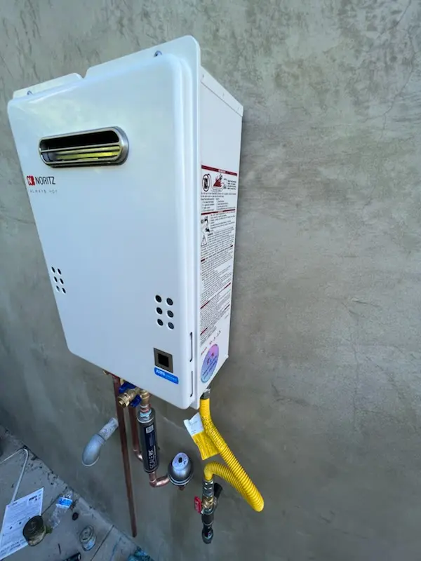 Tankless water heater installation for Englewood Gardens North homes